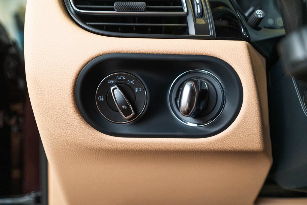 New 2026 Porsche Macan AWD/4WD image 24