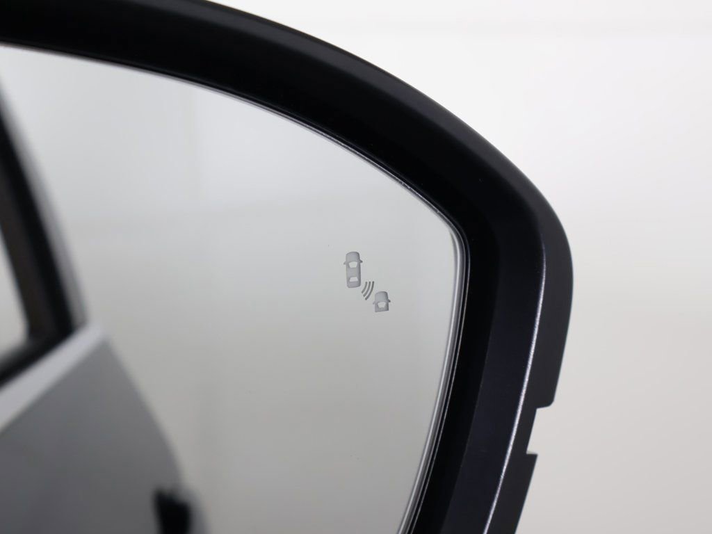 Used 2023 Nissan Pathfinder SV image 38