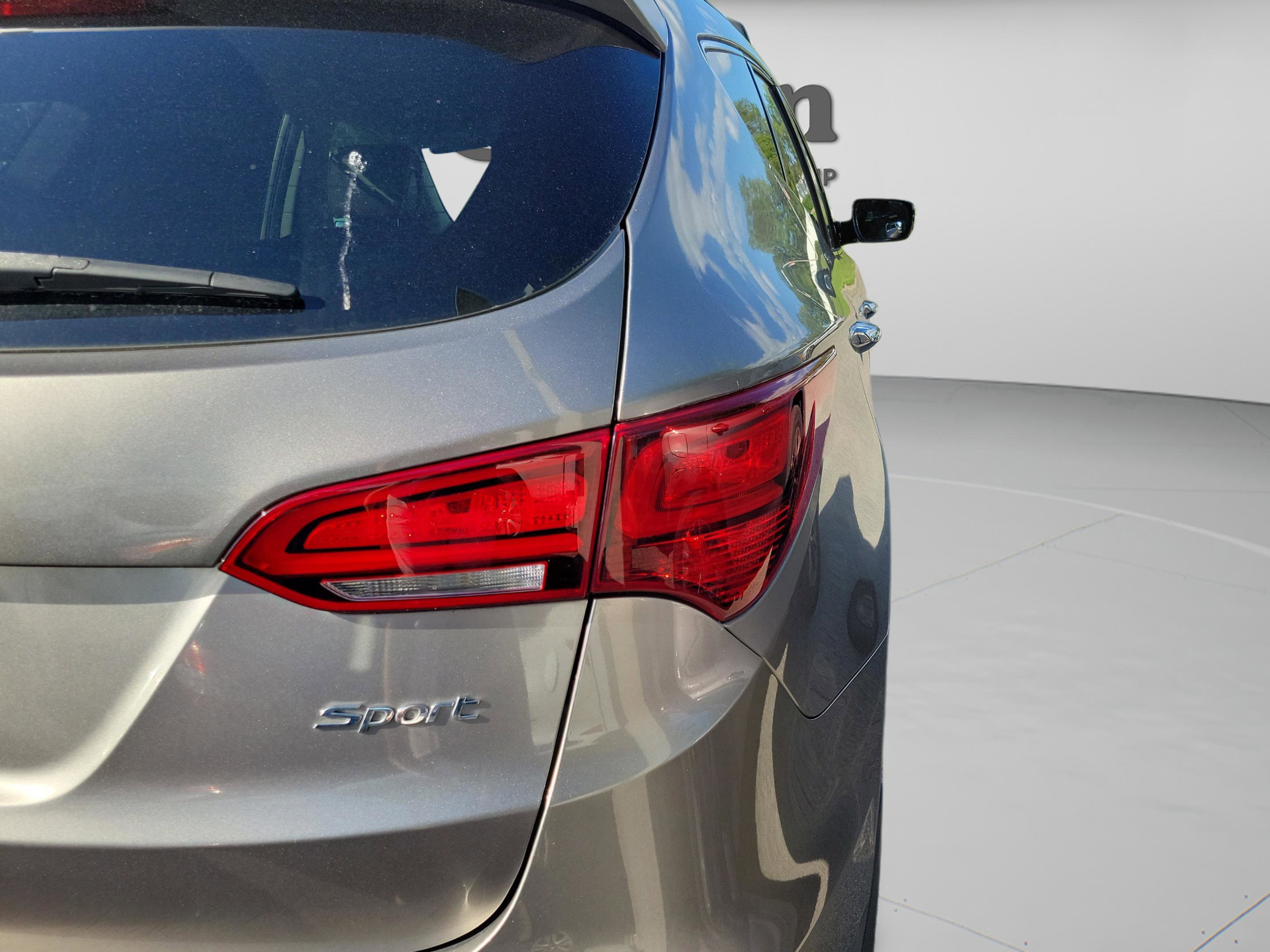 Used 2018 Hyundai Santa Fe Sport FWD image 18