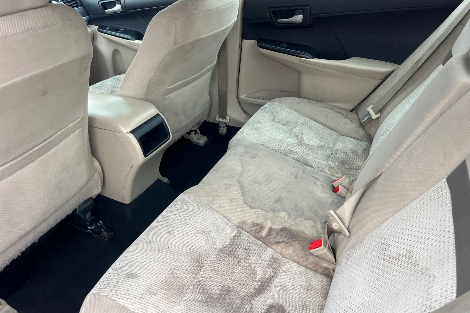 Used 2013 Toyota Camry LE FWD image 12