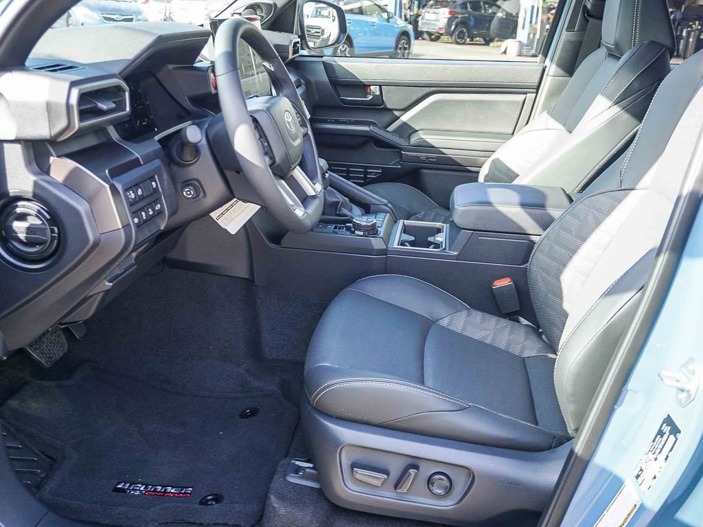 Used 2025 Toyota 4Runner TRD Off-Road Premium image 17