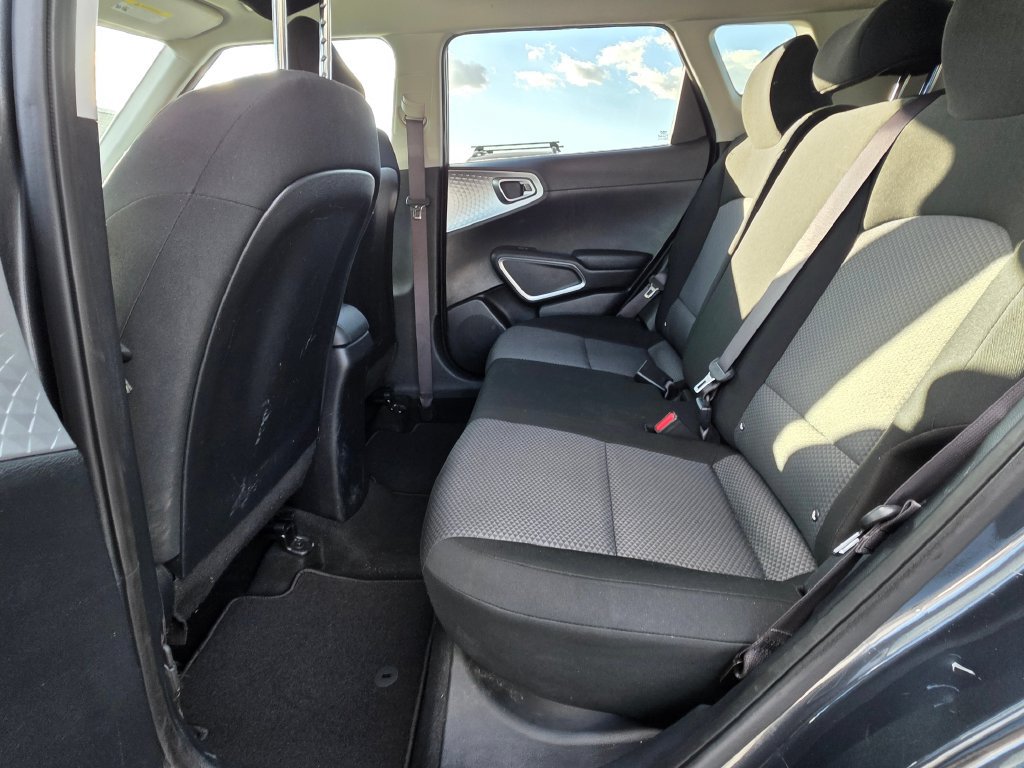 Certified 2023 Kia Soul LX w/ LX Technology Package FWD image 18