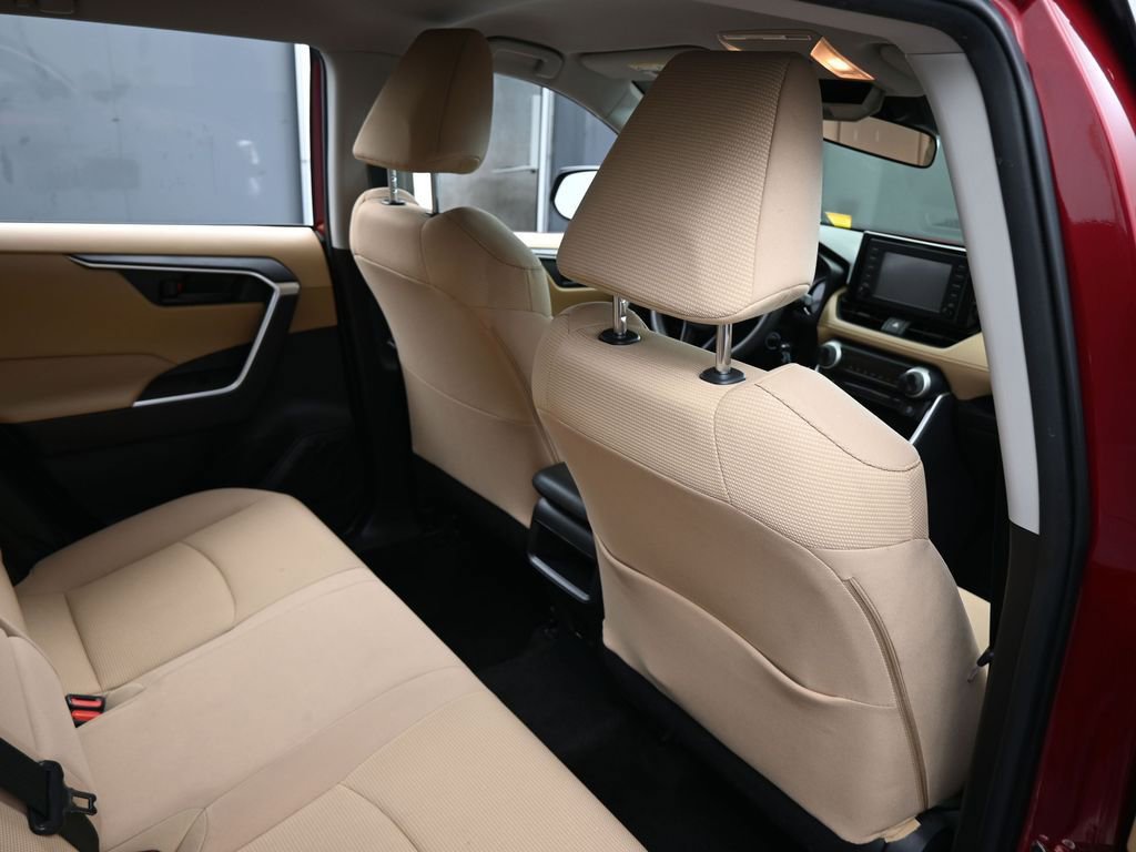 Used 2019 Toyota RAV4 LE image 40