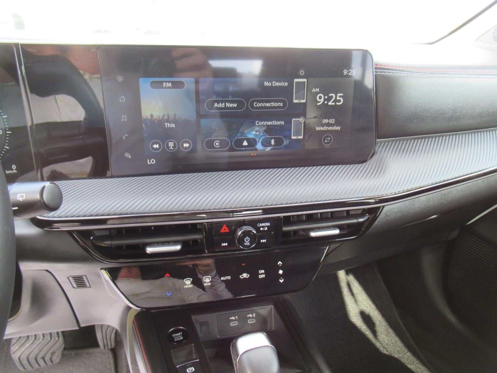 Used 2025 Nissan Kicks SR FWD image 29