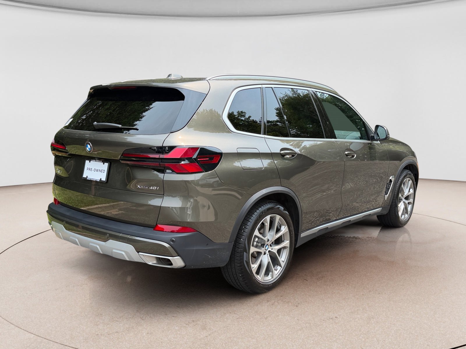 Used 2025 BMW X5 xDrive40i w/ Premium Package AWD/4WD image 5