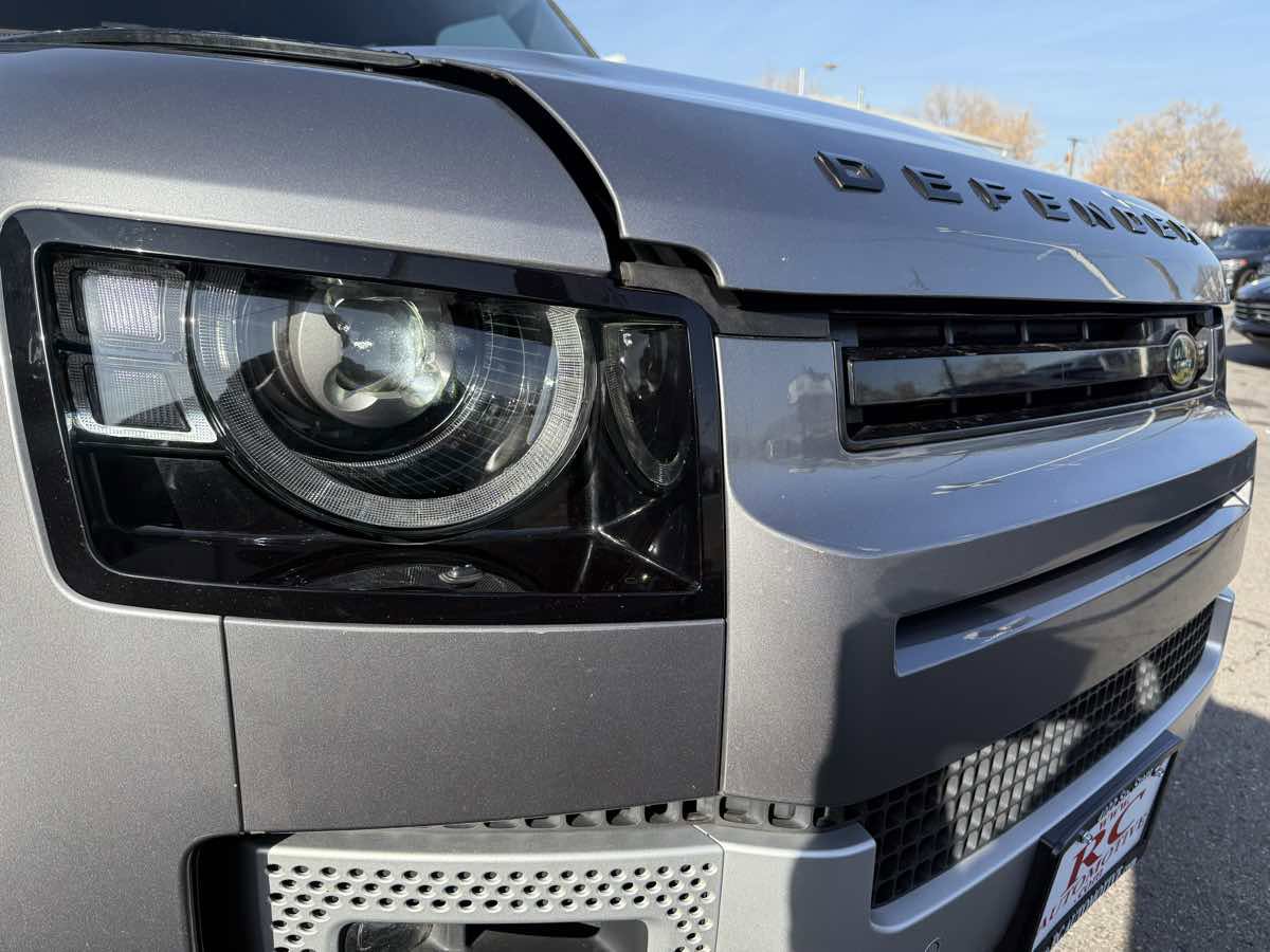 Used 2021 Land Rover Defender 110 SE image 26