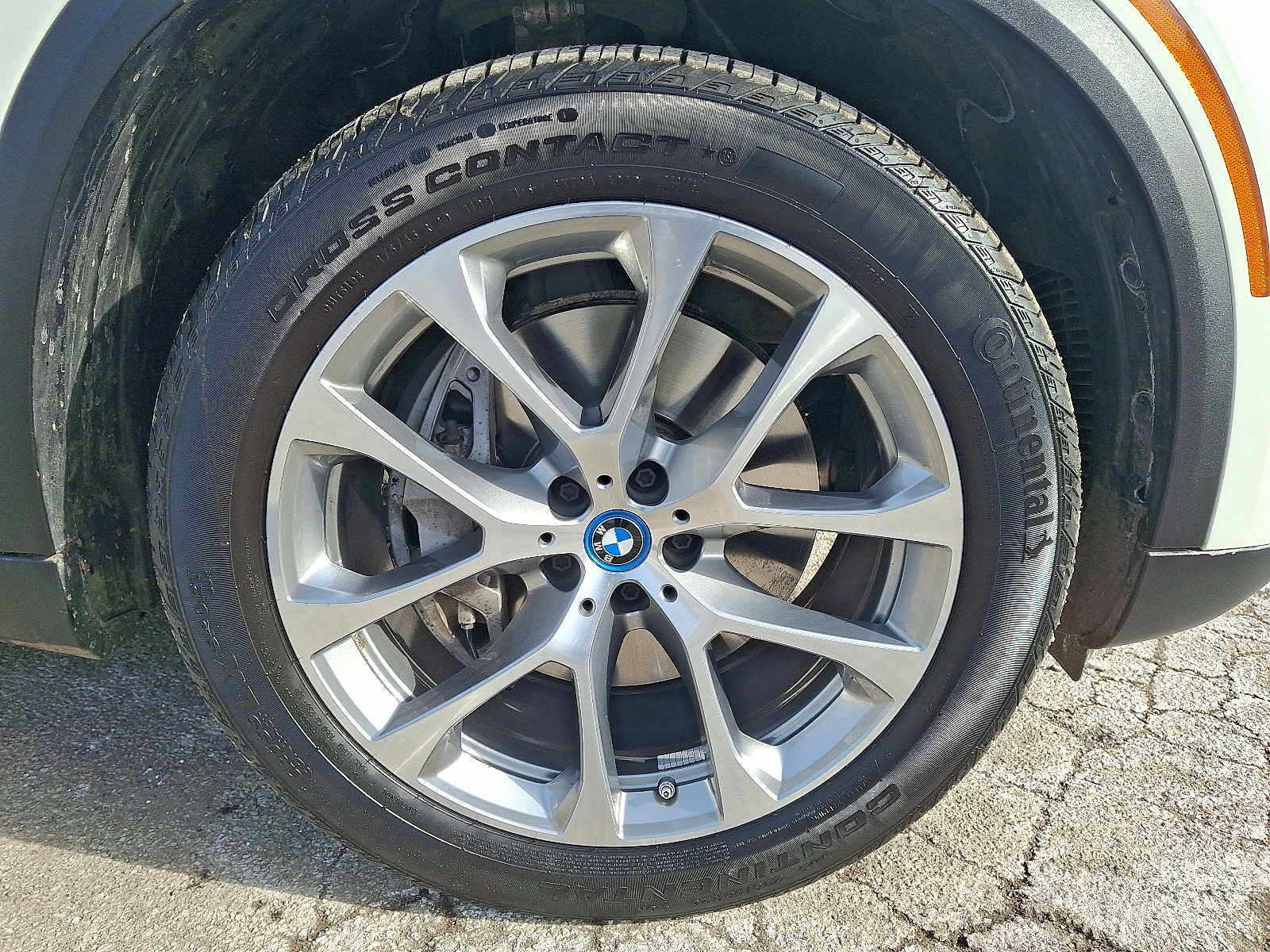 Used 2025 BMW X5 xDrive50e w/ Premium Package AWD/4WD image 8