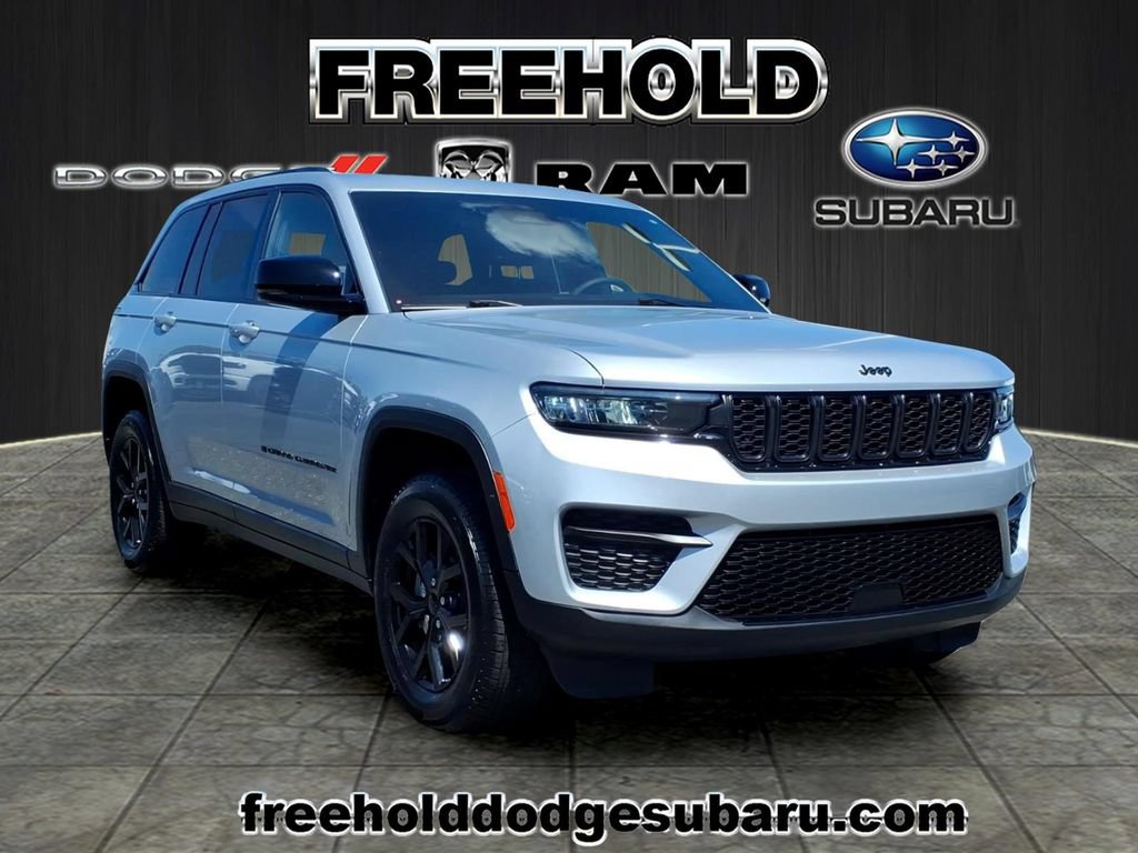 Certified 2024 Jeep Grand Cherokee Altitude RWD image 1