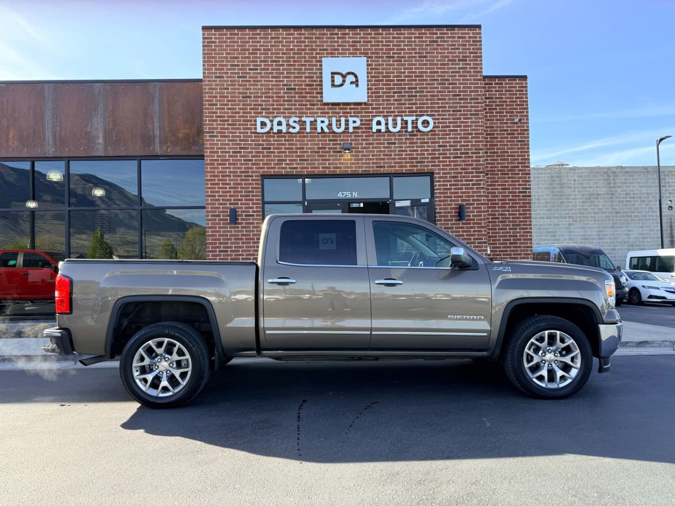 Used 2015 GMC Sierra 1500 SLT w/ SLT Crew Cab Value Package image 8