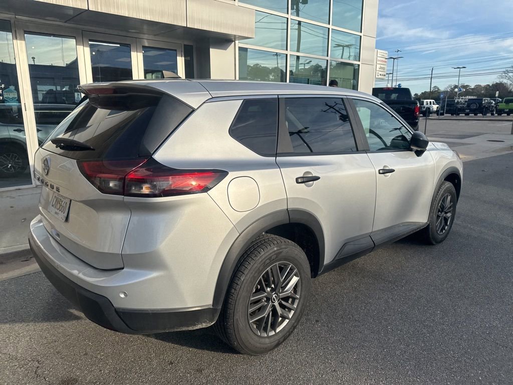 Used 2024 Nissan Rogue S image 6
