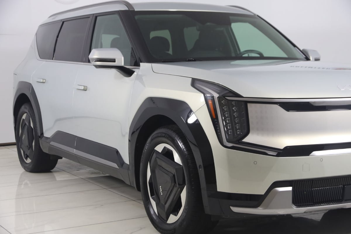 Used 2024 Kia EV9 Land AWD/4WD image 40