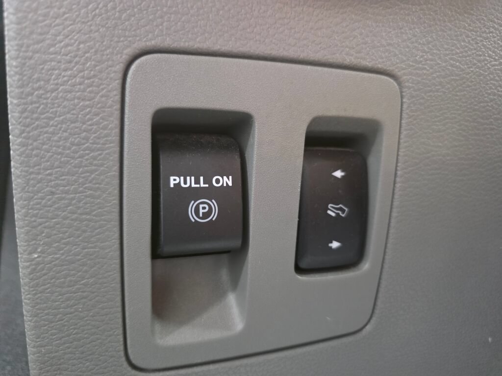 Used 2019 Ford F150 XLT w/ Equipment Group 302A Luxury AWD/4WD image 16