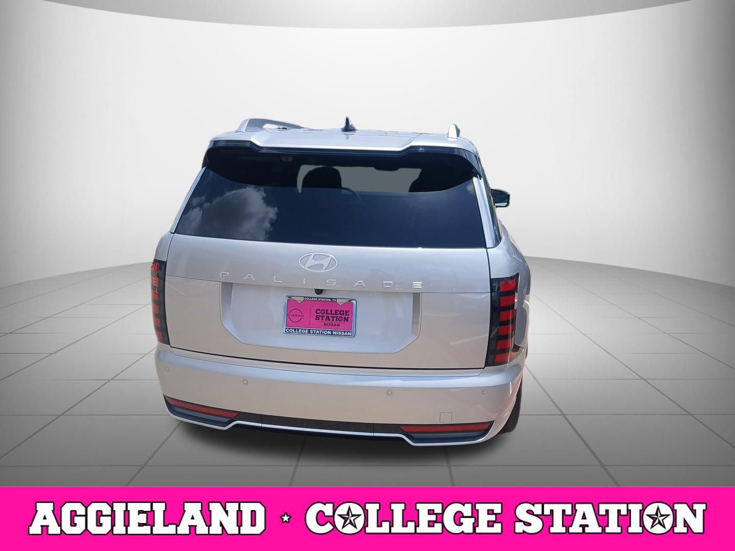 Used 2026 Hyundai Palisade Calligraphy FWD image 3