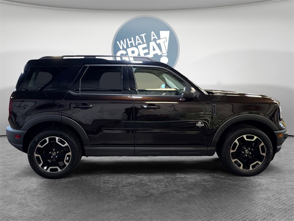 Used 2021 Ford Bronco Sport Outer Banks w/ Outer Banks Package image 2