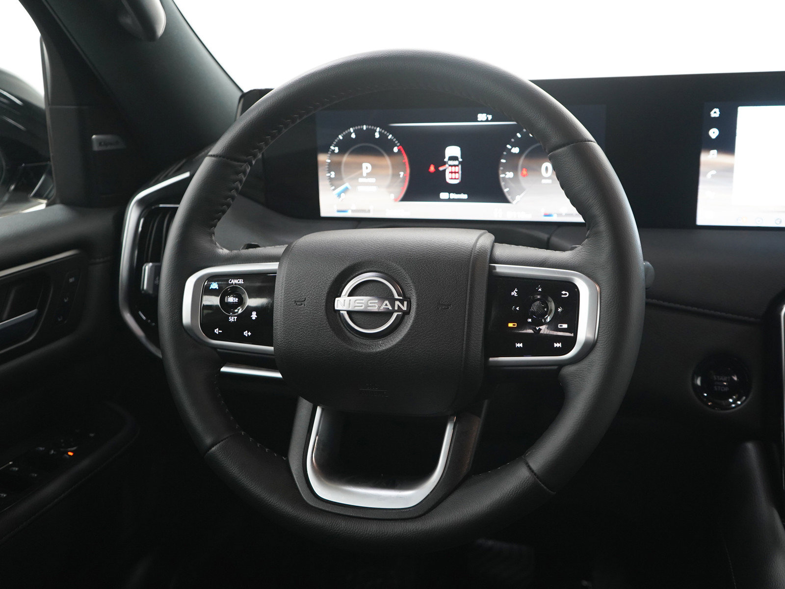 Used 2025 Nissan Armada SL AWD/4WD image 18