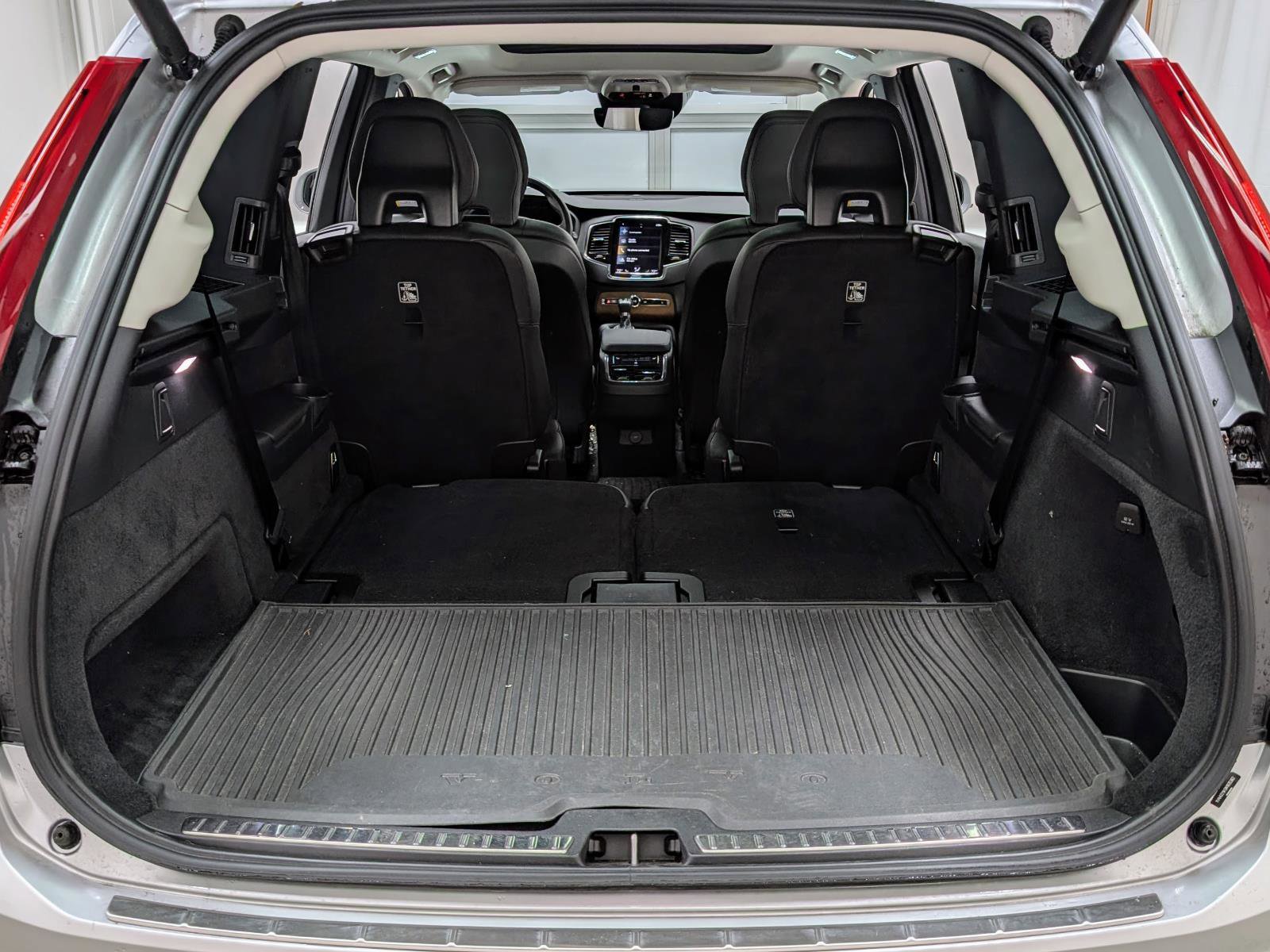 Used 2022 Volvo XC90 T6 Momentum w/ Advanced Package image 23