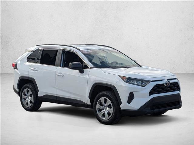 Used 2021 Toyota RAV4 LE image 3