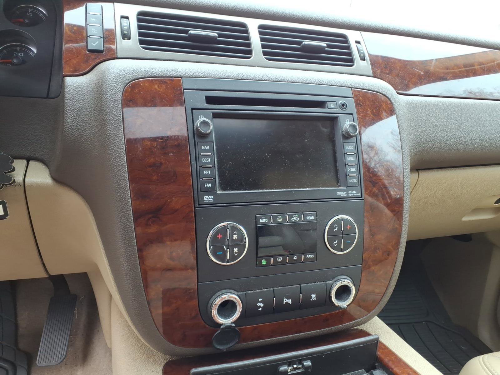 Used 2010 Chevrolet Tahoe LTZ image 8