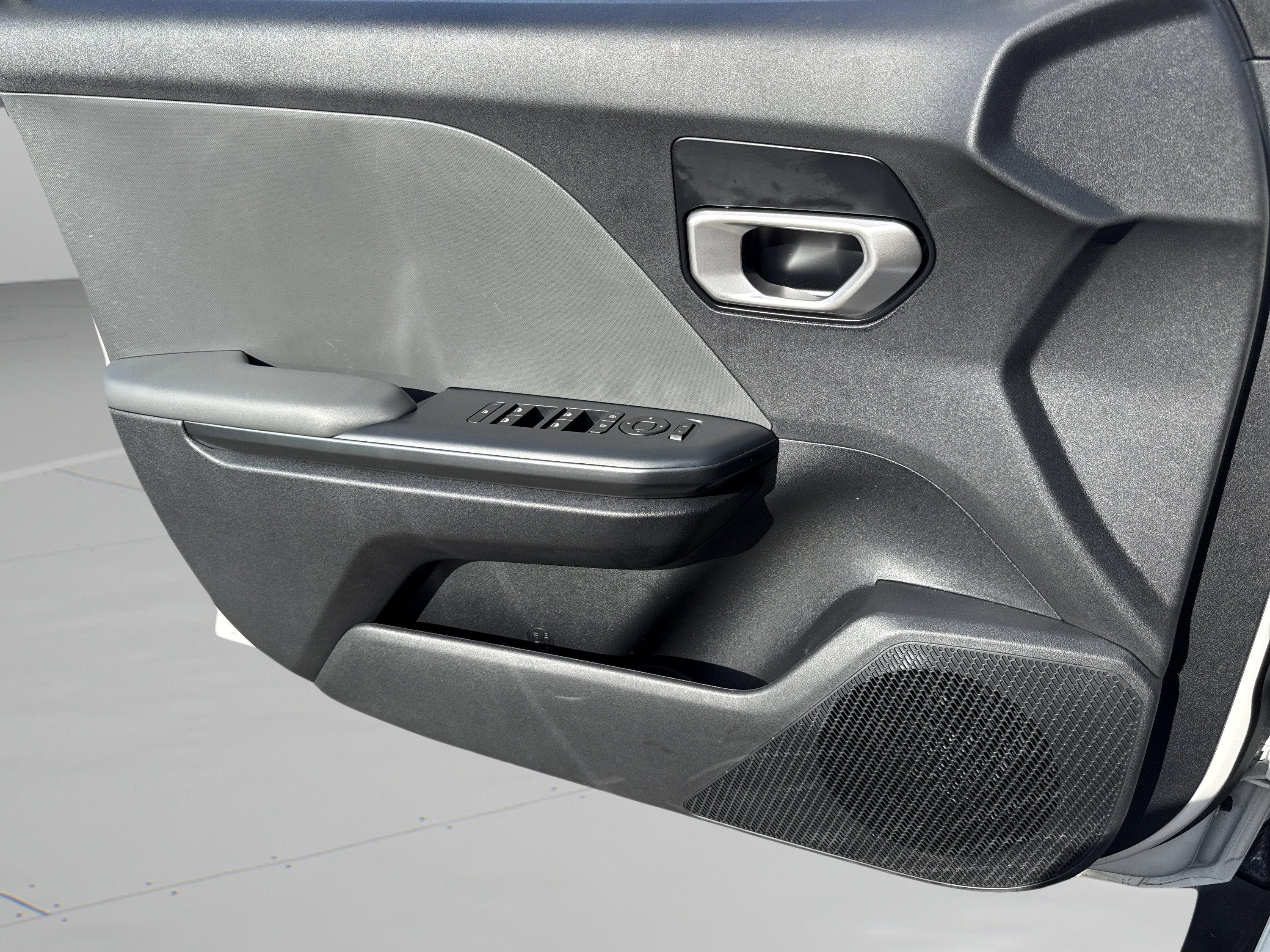 New 2025 Kia K4 FWD image 22
