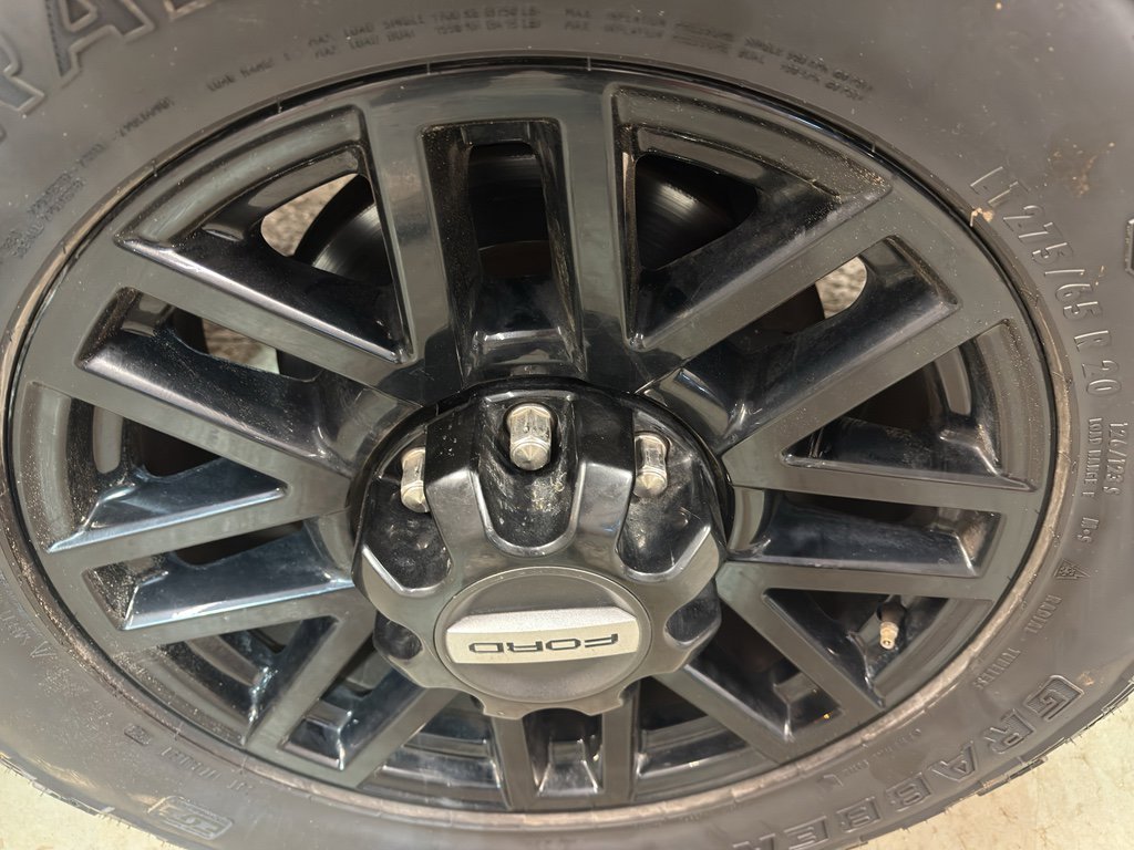 Used 2021 Ford F350 Lariat image 35