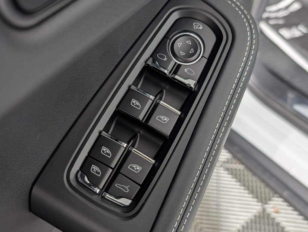 New 2026 Porsche Macan S image 24