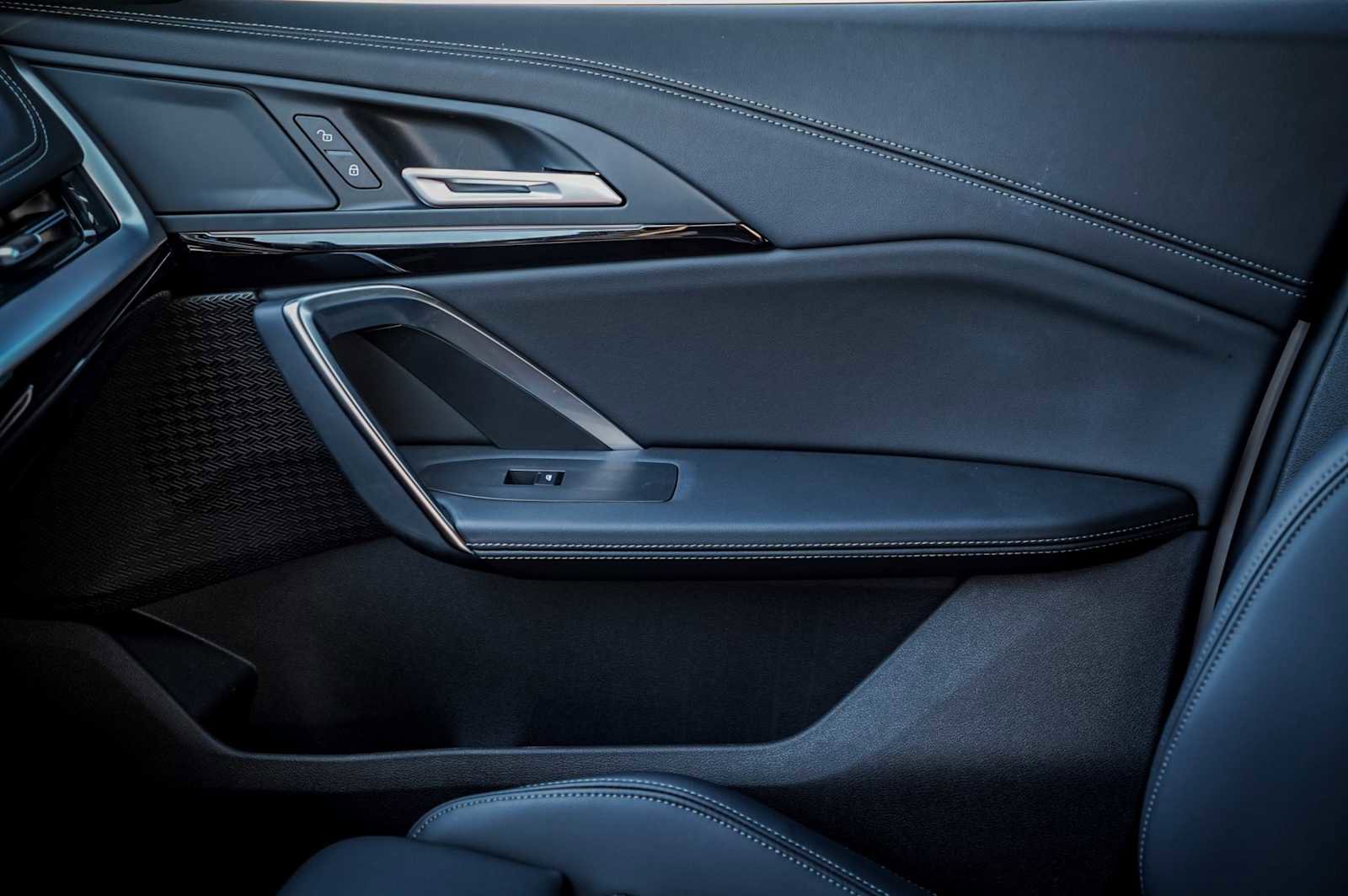 Used 2024 BMW X1 xDrive28i w/ Technology Package image 14