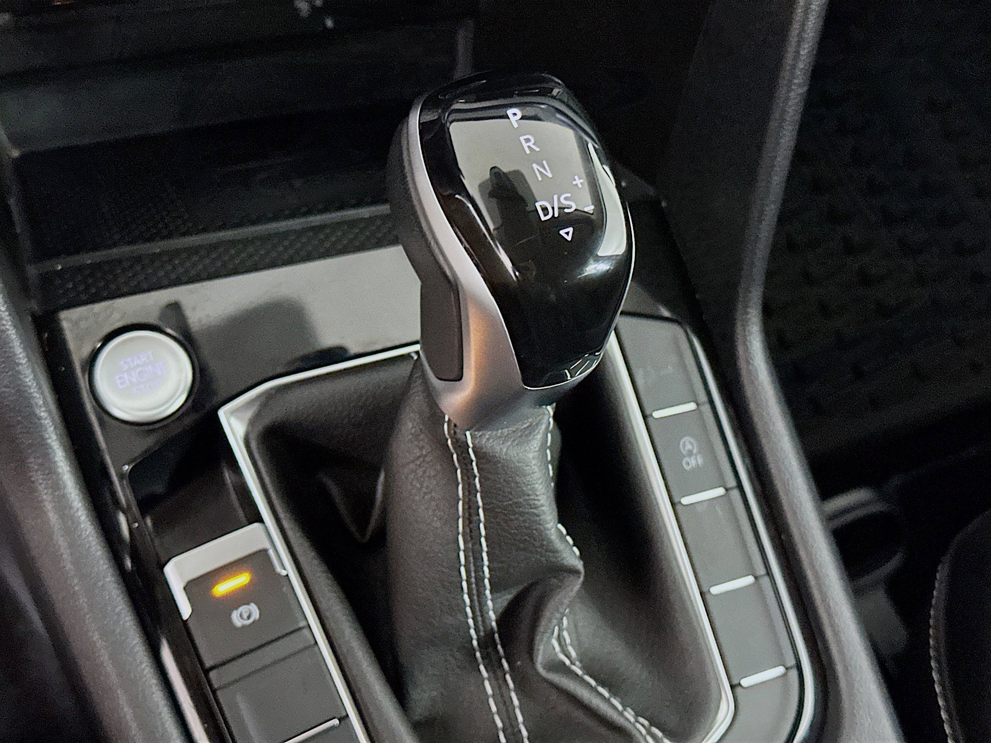 Used 2023 Volkswagen Taos SE image 23