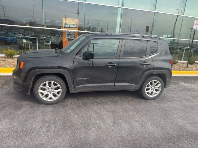 Used 2018 Jeep Renegade Latitude image 2