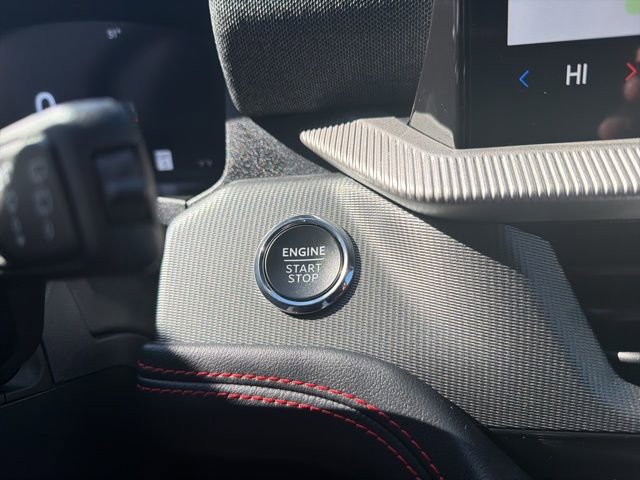 Used 2025 Ford Explorer ST-Line w/ ST-Line Street Pack image 17