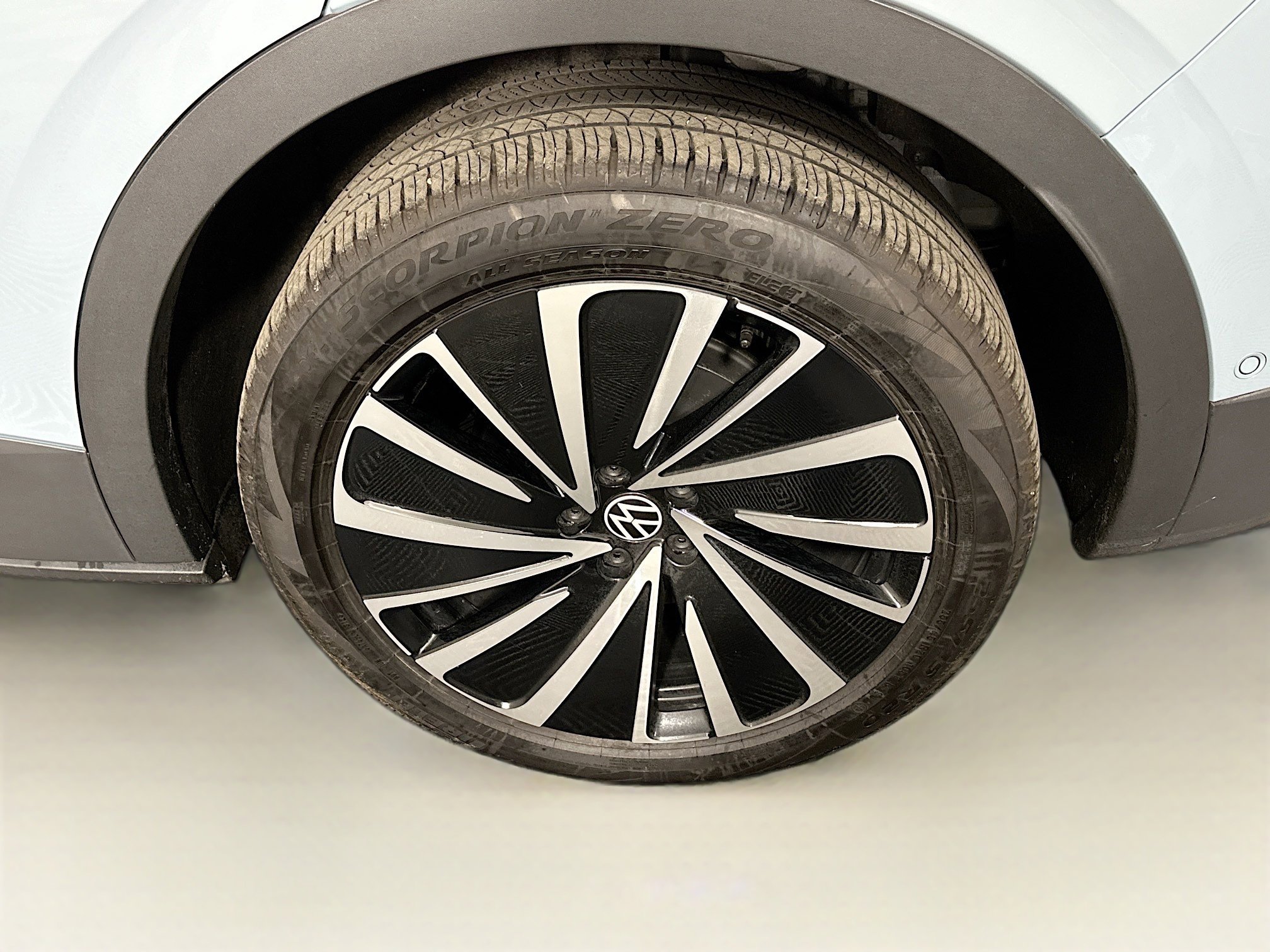 Used 2023 Volkswagen ID.4 Pro S Plus AWD/4WD image 11