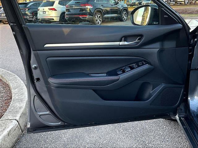 Certified 2024 Nissan Altima 2.5 SR image 9