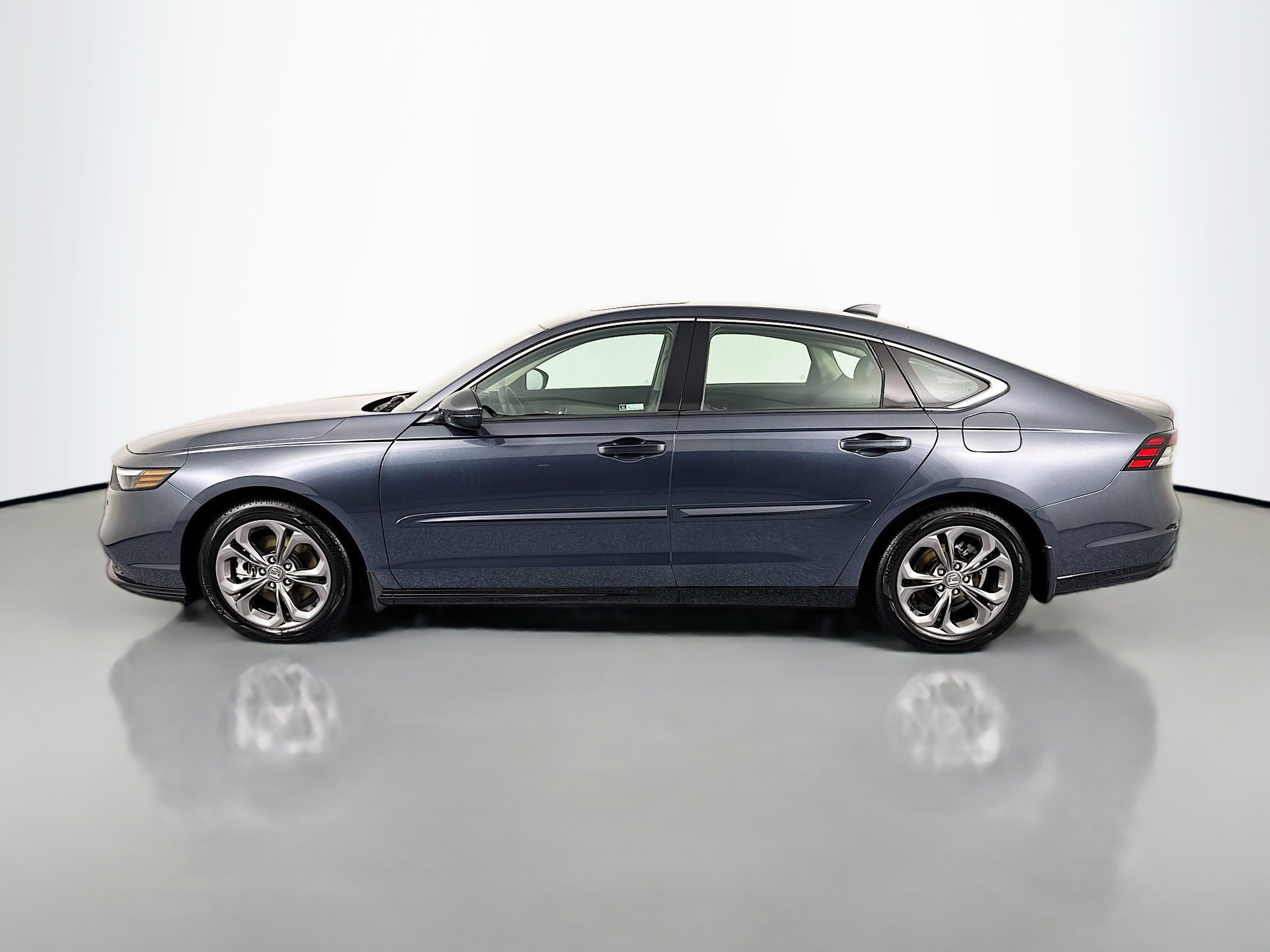 Certified 2023 Honda Accord EX-L image 8