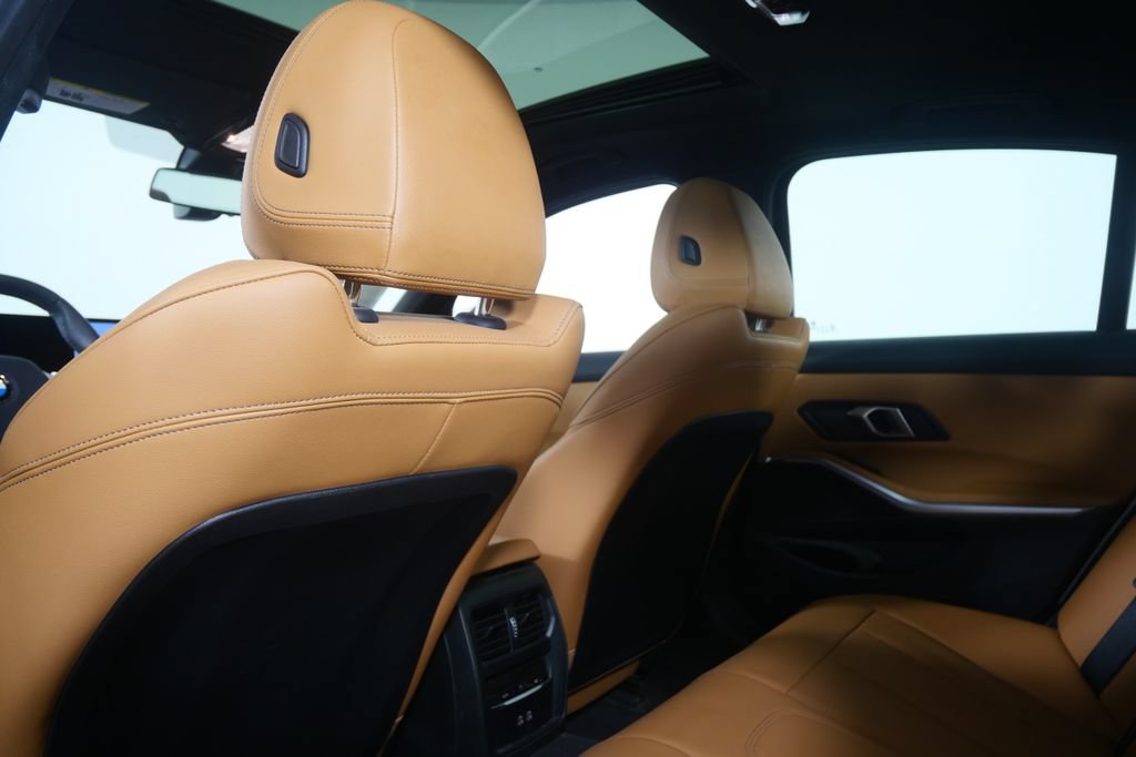 Certified 2025 BMW 330i Sedan RWD image 18