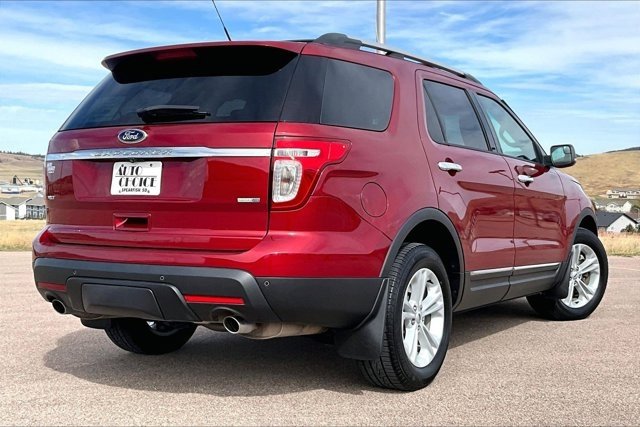 Used 2014 Ford Explorer XLT w/ Equipment Group 202A image 5
