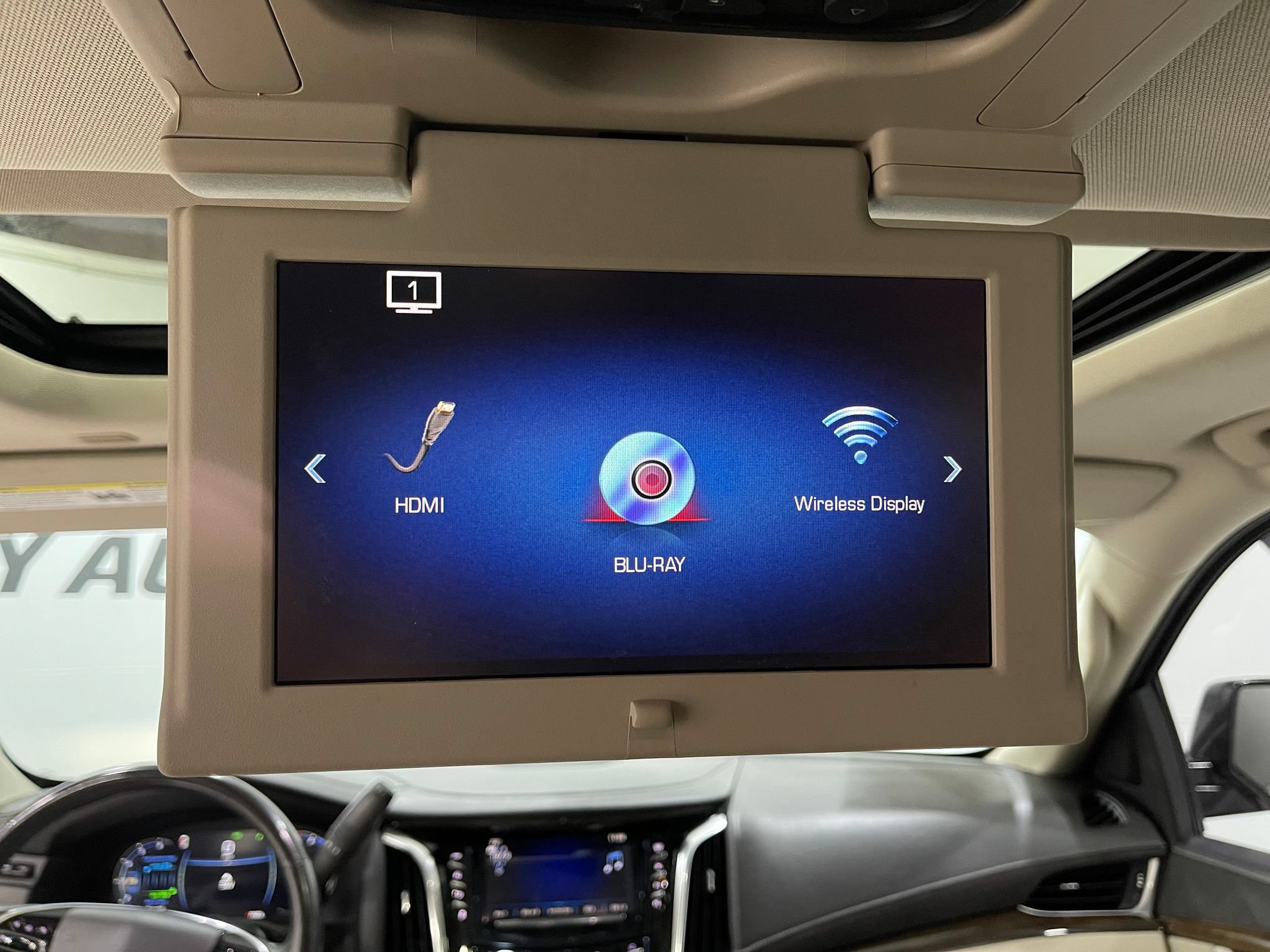 Used 2020 Cadillac Escalade Premium Luxury AWD/4WD image 12