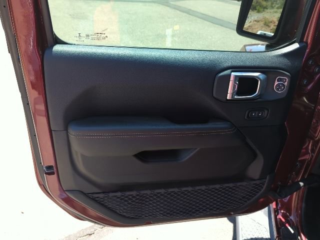 Certified 2021 Jeep Gladiator Overland AWD/4WD image 17