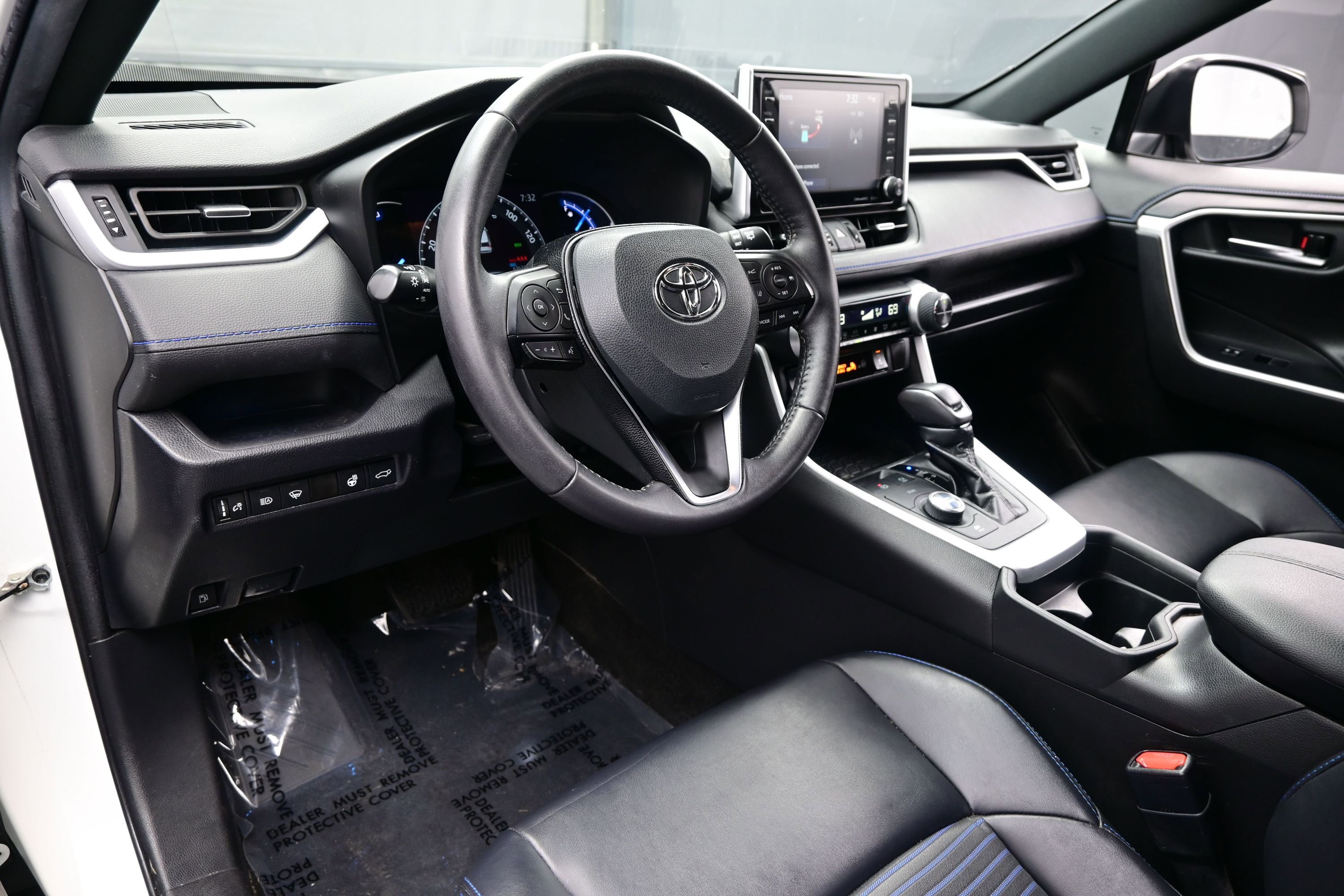 Used 2020 Toyota RAV4 XSE w/ XSE Grade Weather Package AWD/4WD image 13