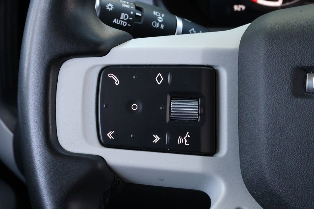 Used 2023 Land Rover Defender 130 SE AWD/4WD image 23
