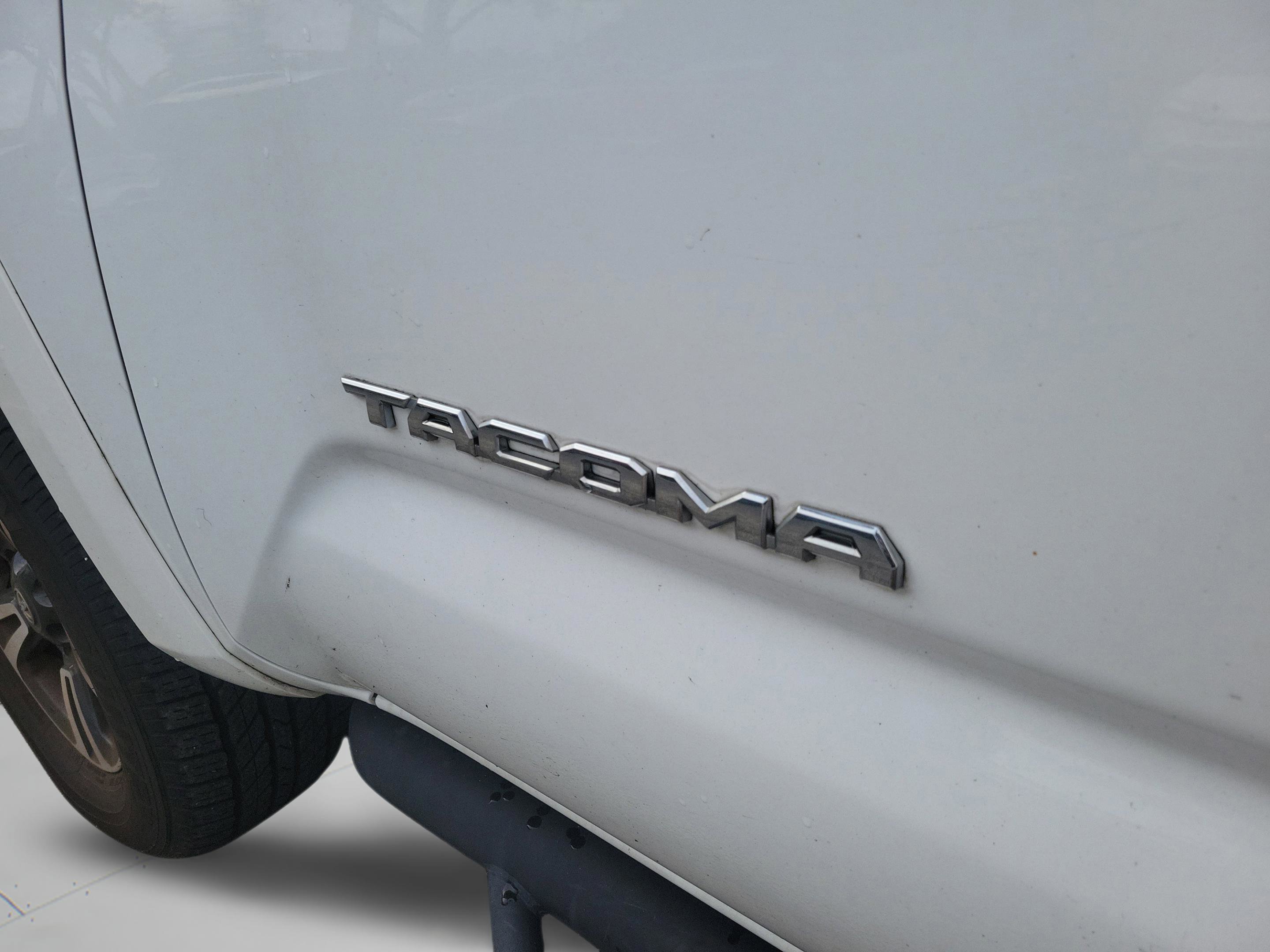 Used 2018 Toyota Tacoma TRD Sport RWD image 28