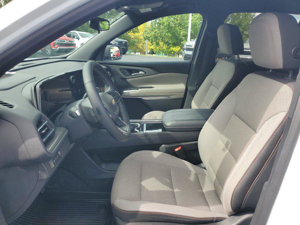 Certified 2024 Chevrolet Traverse LT w/ LPO, Floor Liner Package AWD/4WD image 5