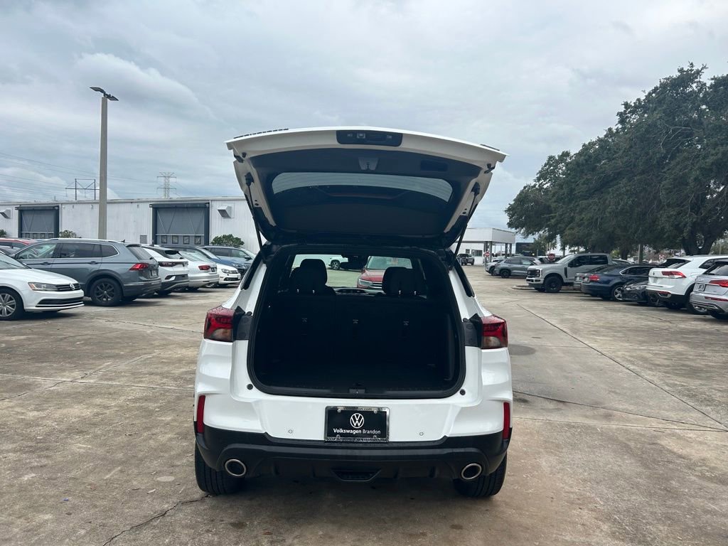 Used 2021 Chevrolet TrailBlazer RS w/ Technology Package image 39