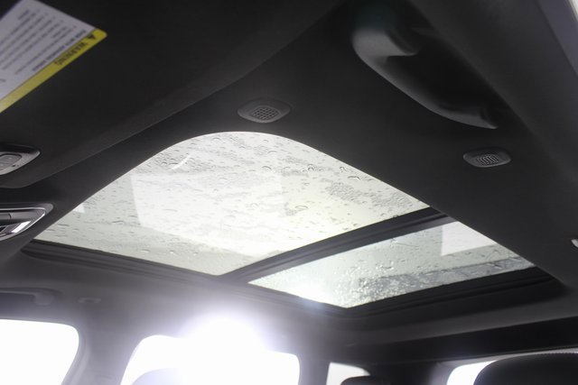 New 2025 Jeep Grand Cherokee Limited w/ Luxury Tech Group II image 11