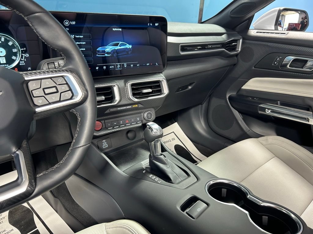 Used 2026 Ford Mustang Premium RWD image 34