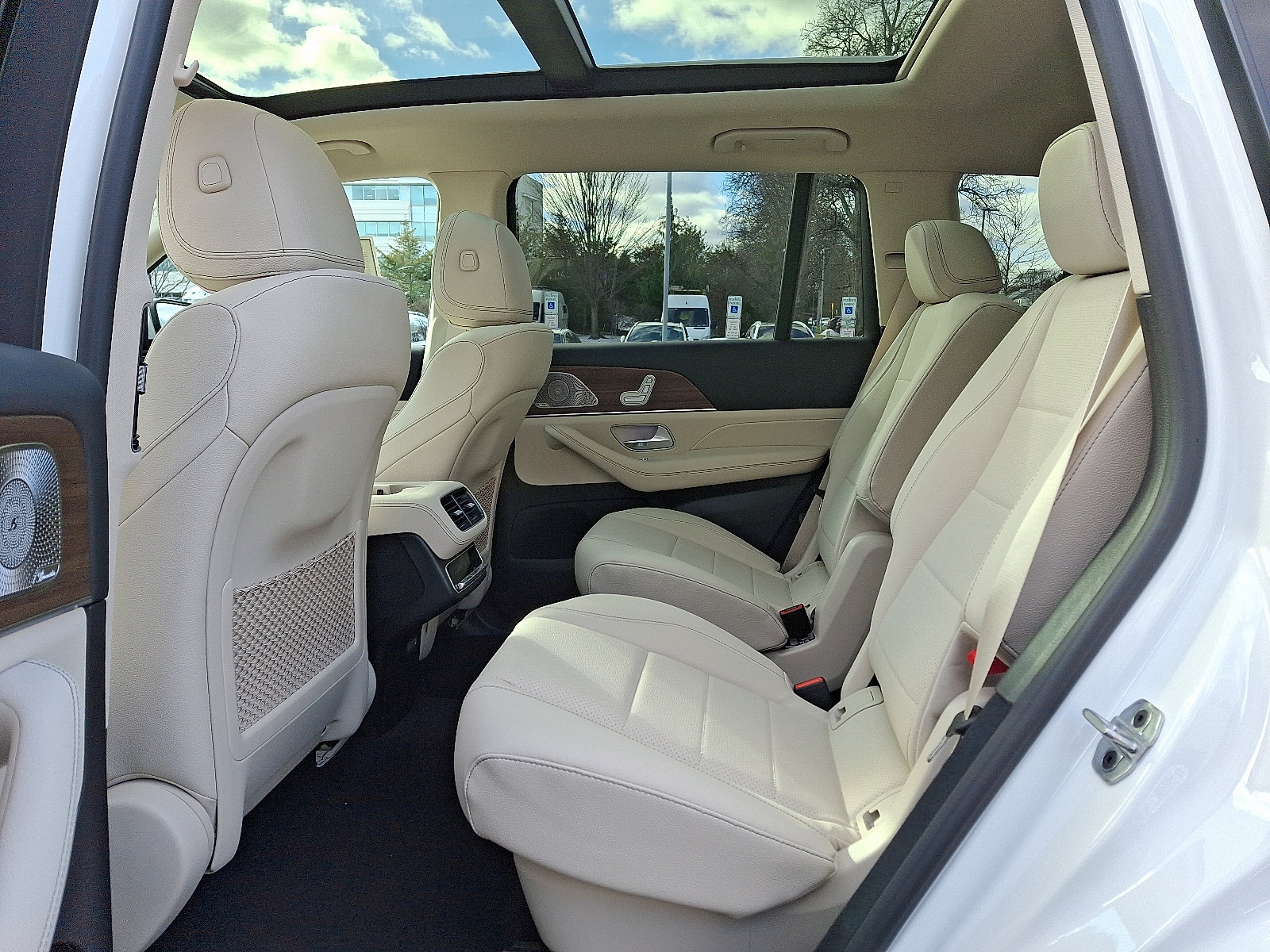 New 2026 Mercedes-Benz GLS 450 4MATIC image 8