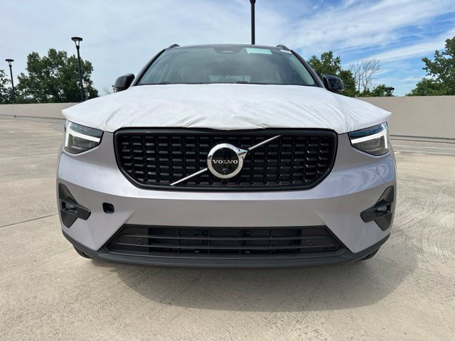 New 2026 Volvo XC40 B5 Ultra w/ Climate Package AWD/4WD image 2