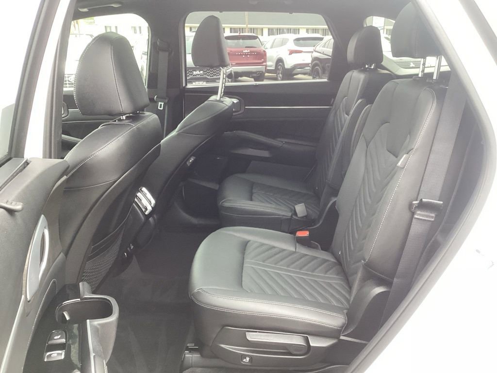 Certified 2025 Kia Sorento SX Prestige AWD/4WD image 17