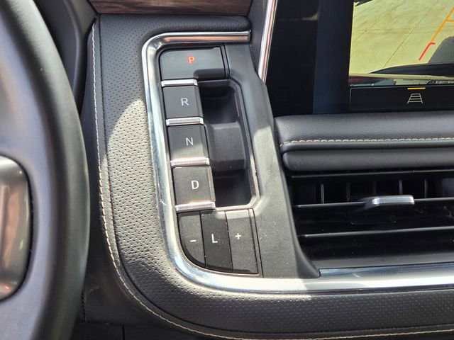 Used 2024 Chevrolet Suburban Premier AWD/4WD image 23