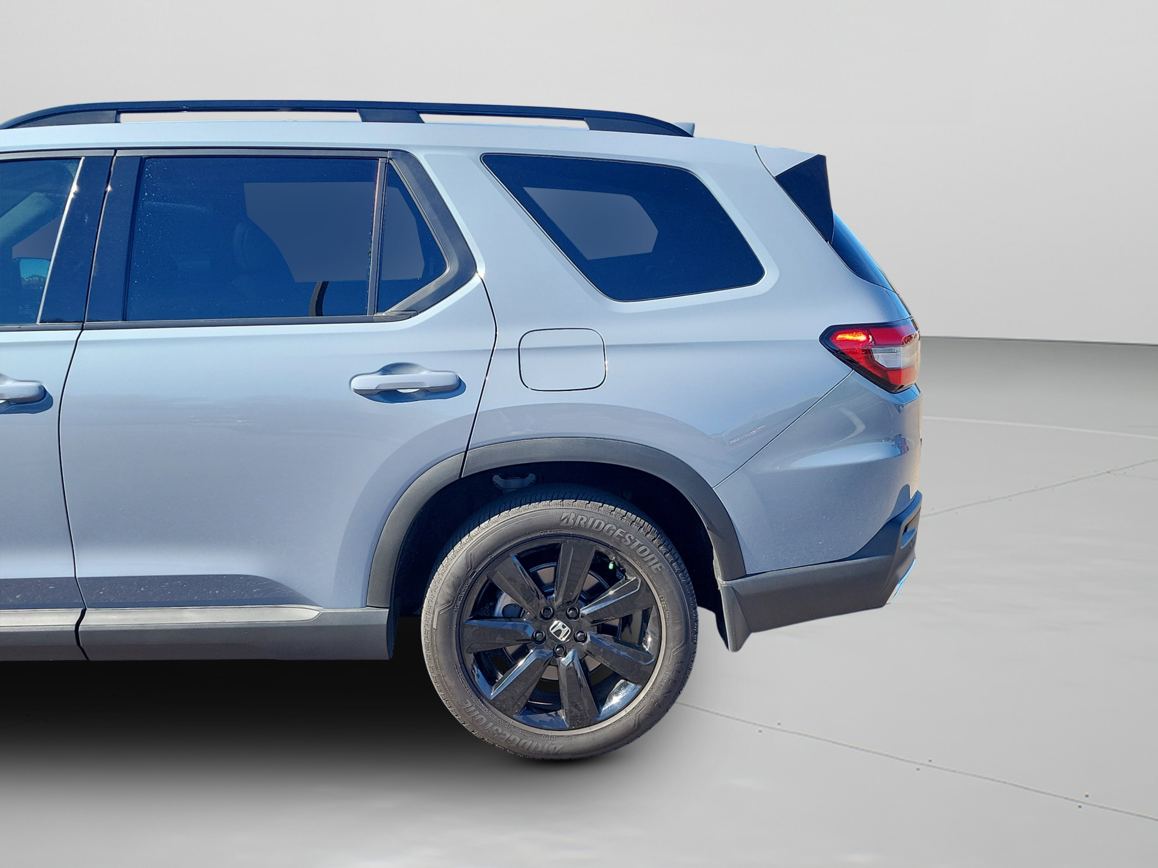 Certified 2025 Honda Pilot Black Edition image 33