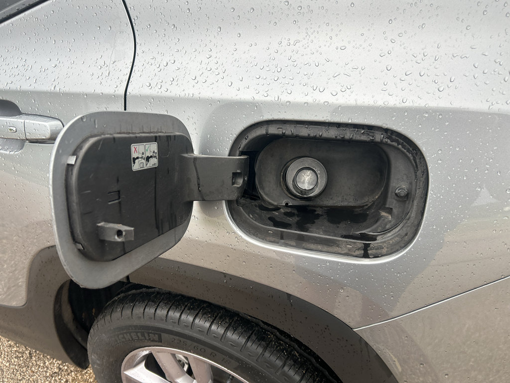 Used 2024 GMC Terrain SLT FWD image 17