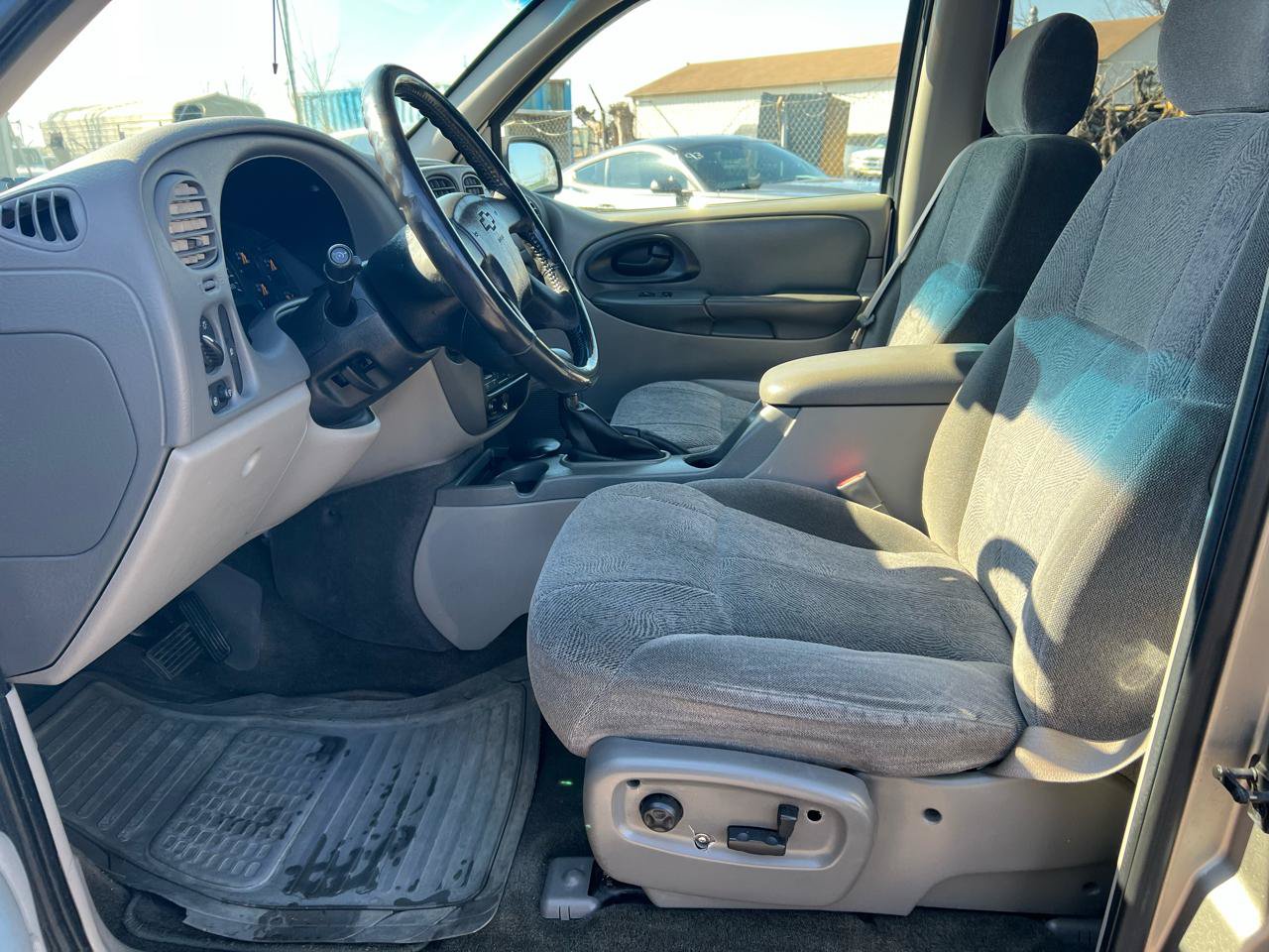 Used 2002 Chevrolet TrailBlazer LT AWD/4WD image 10